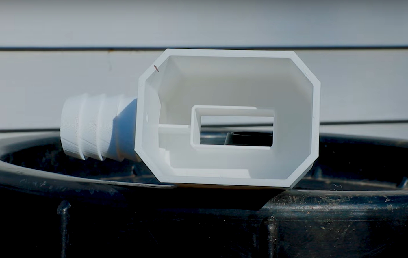 Top 5 Best Rain Barrel Diverters [August 2024 Review] WeatherStationPro